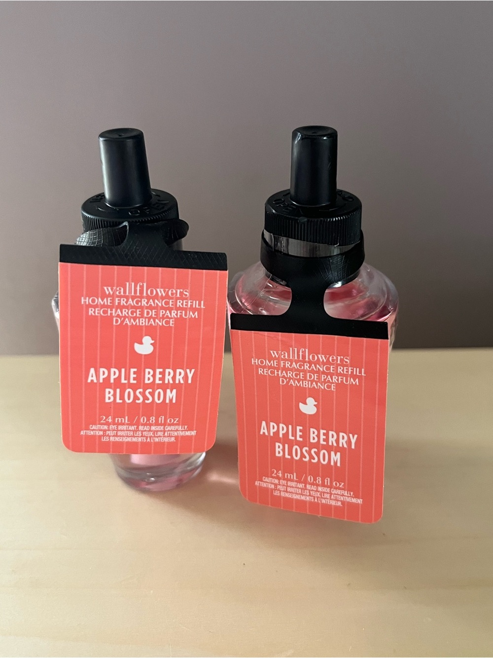 New Two White Barn Bath Body Works Apple Berry Blossom Wallflowers Refills